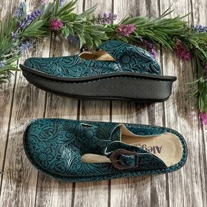Alegria Classic Teal Tooled Clog